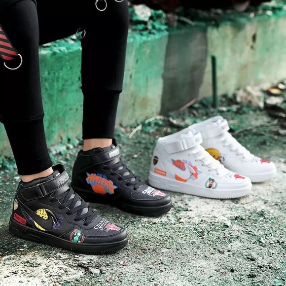 Nike - Picture 4 of 5